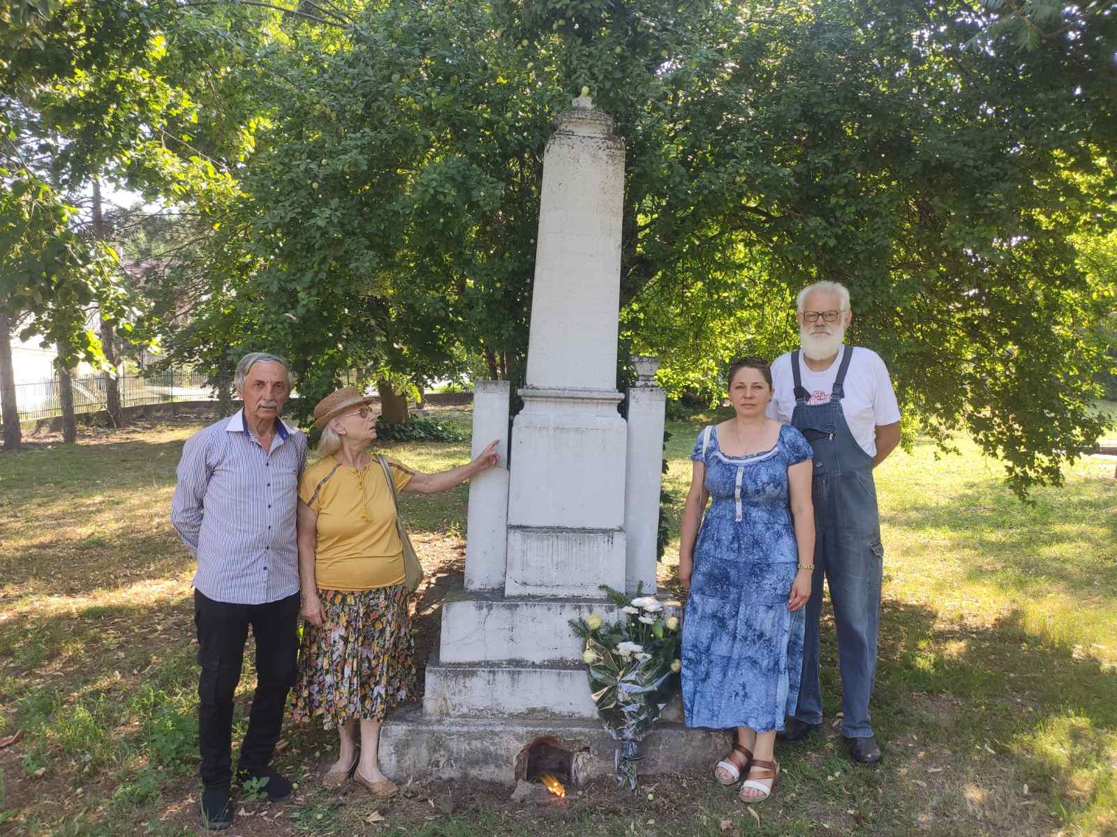 Полагање цвећа на споменик Незнаном јунаку у селу Велики Поповић, 04.07.2022. године